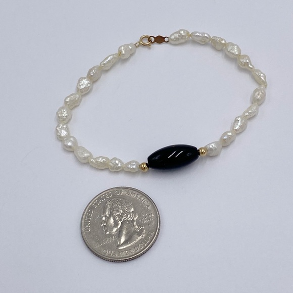 14k Gold Freshwater Pearl & Onyx Bead Bracelet - Picture 3 of 9